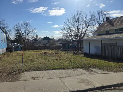 Vacant Land in Lansdowne Village