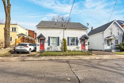 Detached in Stratford