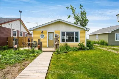 Detached in Chatham-Kent