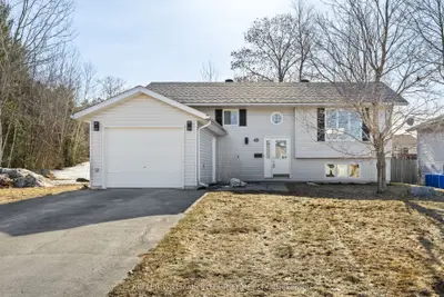 49 Briarwood Drive, Petawawa, On K8h 3n7
