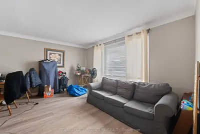 Semi-Detached in Welland