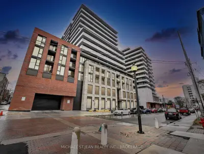 Condo Apartment in Hamilton