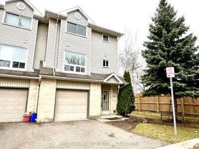 1990 Wavell Street 40, London East, On N5v 4n5