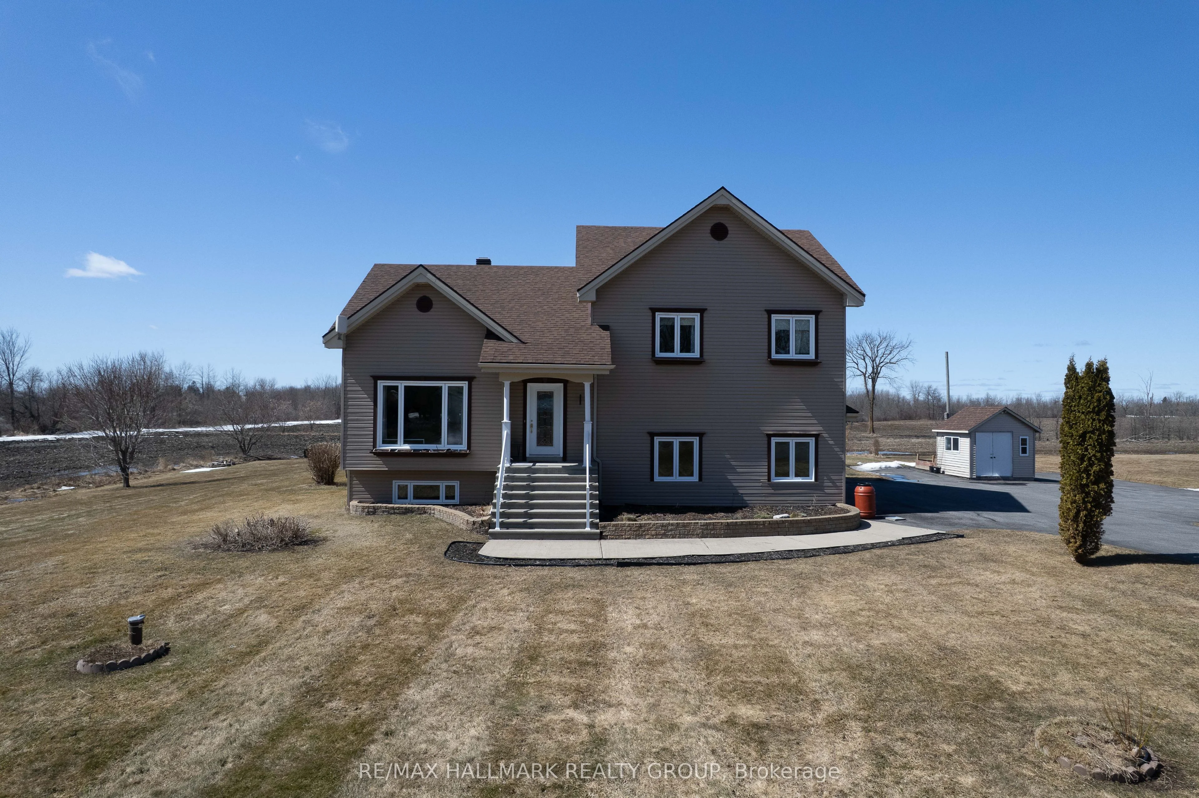 4810 County Rd 14 Road, Hawkesbury, On K0b 1p0