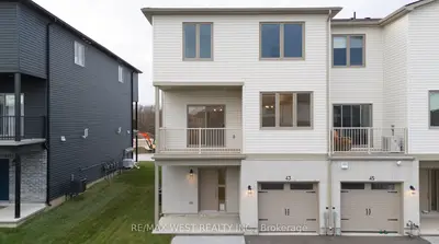 Att/Row/Townhouse in Prince Edward County