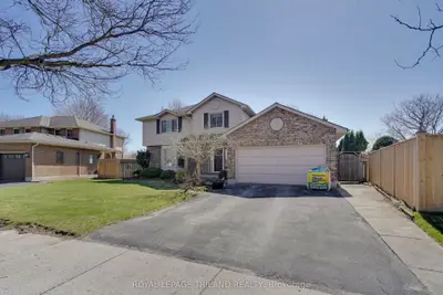 6 Nanette Crescent, London North, On N5x 3l6