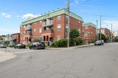 Condo Apartment in West Centre Town