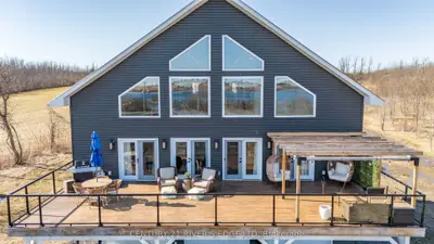 Detached in South Dundas