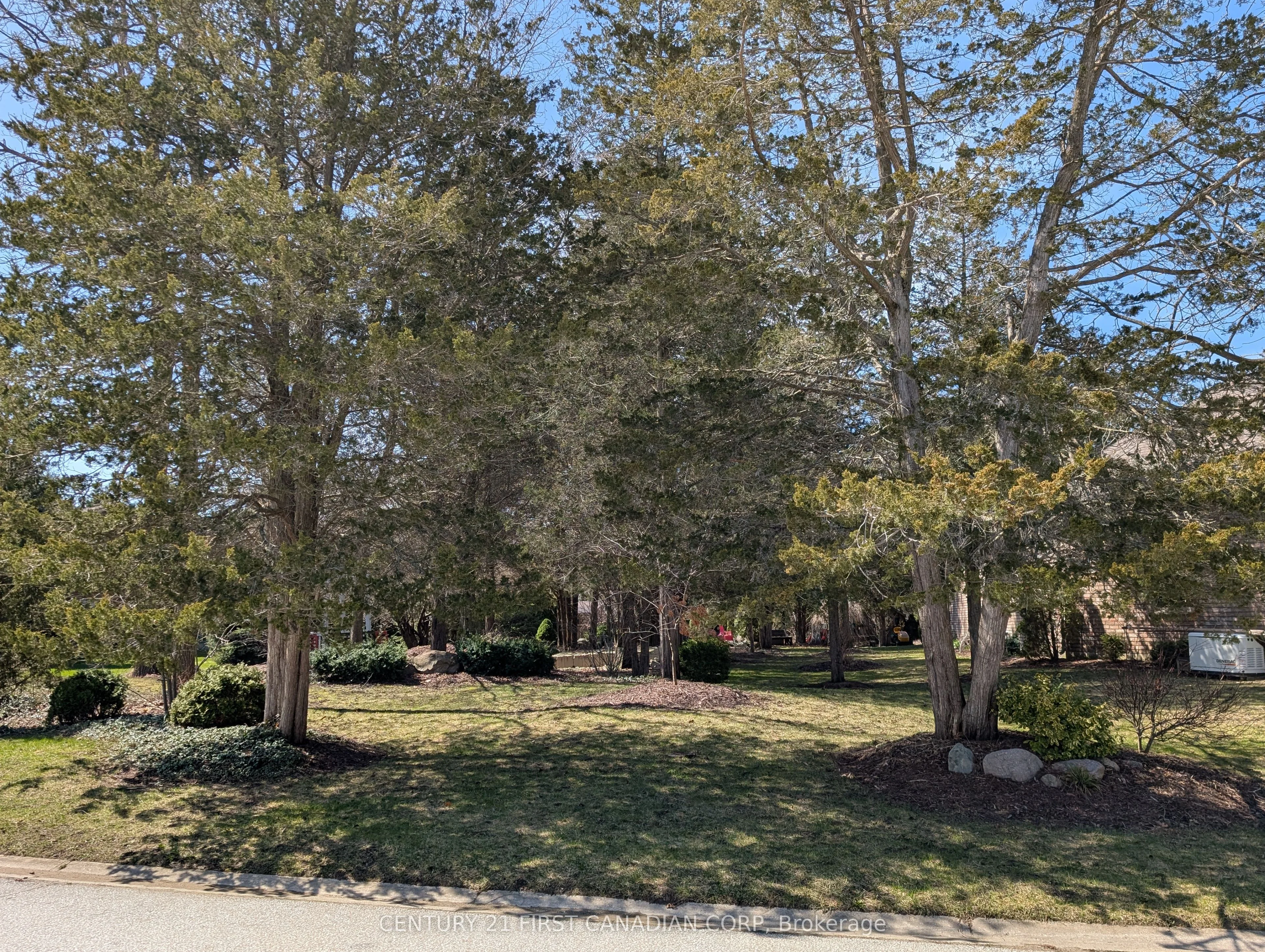 10137 Merrywood Drive, Lambton Shores, ON N0M 1T0