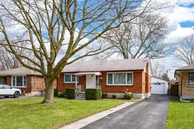 176 Atkinson Boulevard, London East, On N5w 4z6