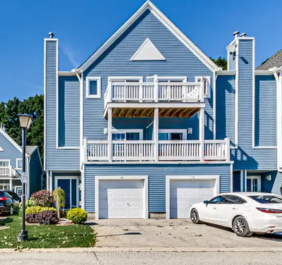 Condo Townhouse in Central Elgin
