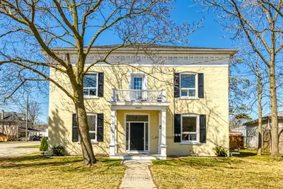 Duplex in Haldimand