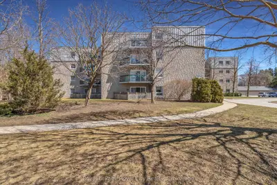 Condo Apartment in Centre Wellington