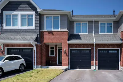 Att/Row/Townhouse in Kingston