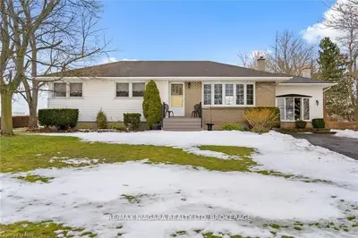 425 Queenston Road, Niagara-on-the-lake, On L0s 1j0