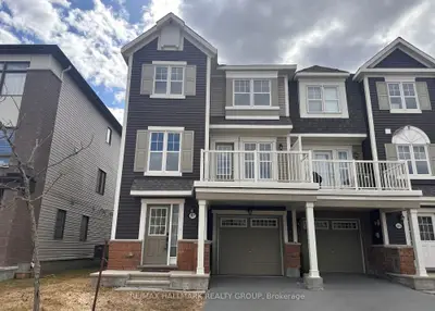 Att/Row/Townhouse in Kanata