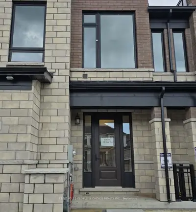 Att/Row/Townhouse in Woodstock