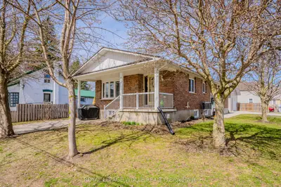 Detached in North Perth