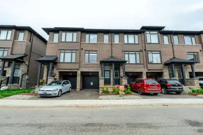 Att/Row/Townhouse in Brant