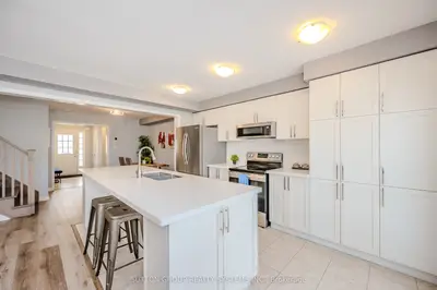 Att/Row/Townhouse in Hamilton
