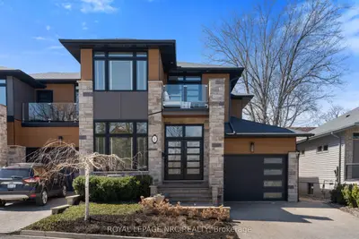 Att/Row/Townhouse in St. Catharines