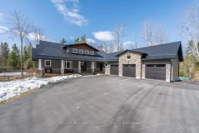 Detached in Beckwith