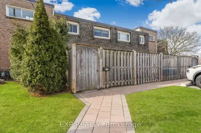 5 Woodlawn Court 102, Grimsby, On L3m 3t4