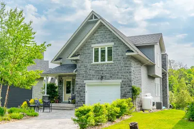 Detached Condo in Dysart et al