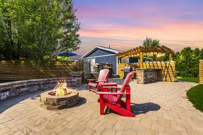 Detached in Bluewater