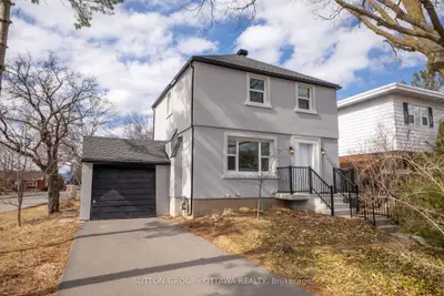 Detached in Carlington - Central Park