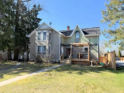 Triplex in Tillsonburg