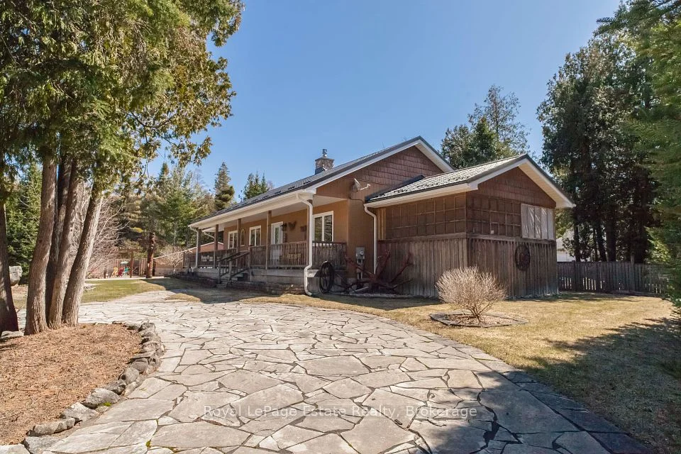 204 Seventh Street N, South Bruce Peninsula, ON N0H 2G0