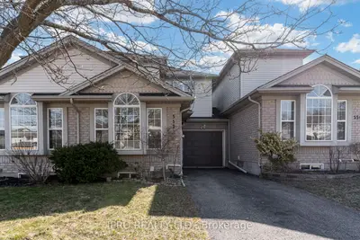 Att/Row/Townhouse in Waterloo