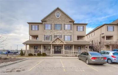 Condo Townhouse in Kitchener