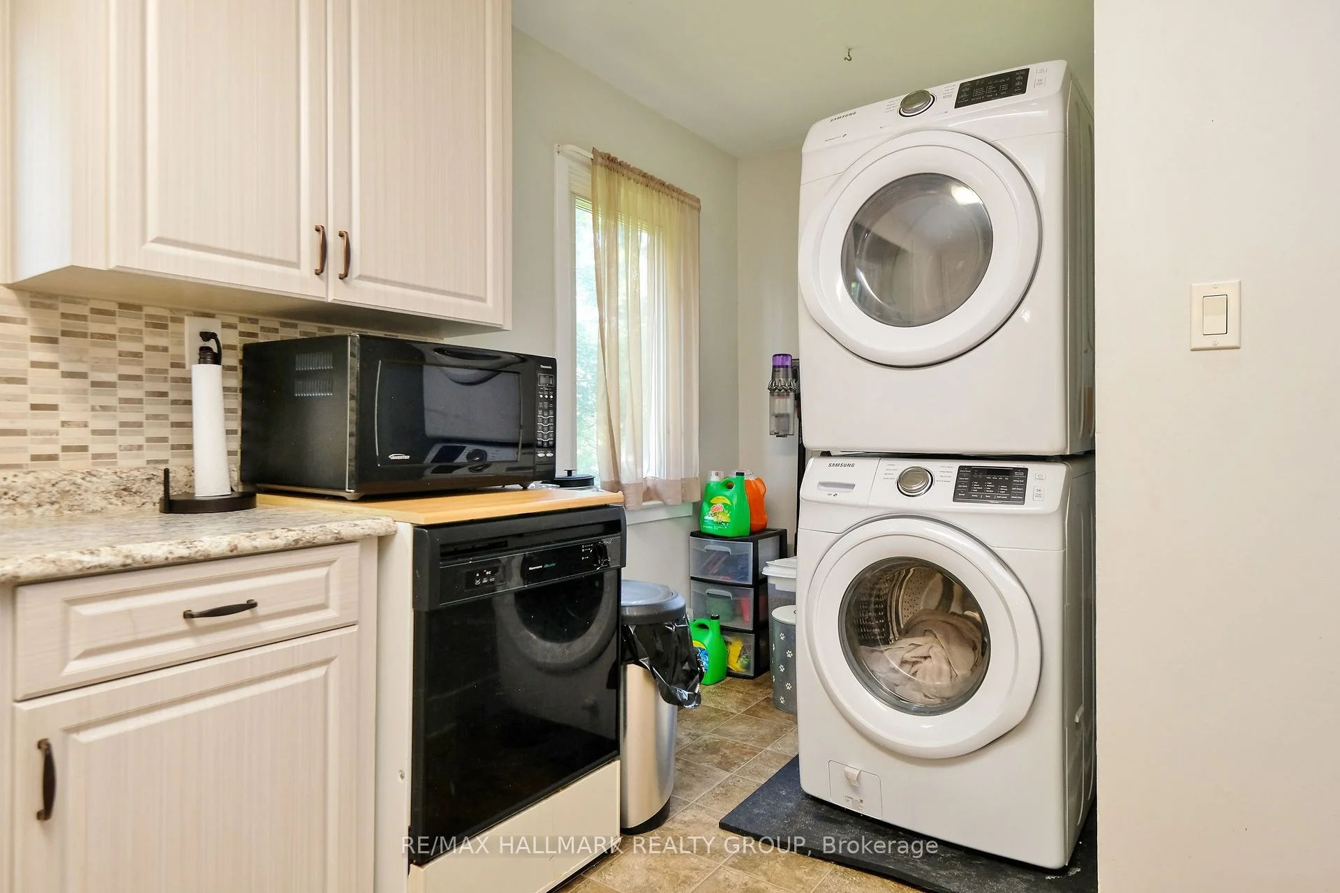 43 Withrow Avenue, Meadowlands - Crestview and Area, ON K2G 2H9