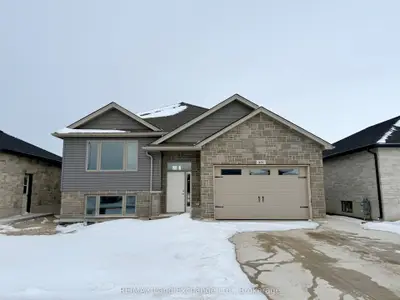 451 Burnside Street, Saugeen Shores, ON N0H 2C3