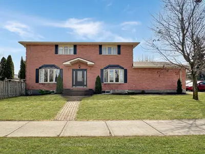 Detached in Belleville