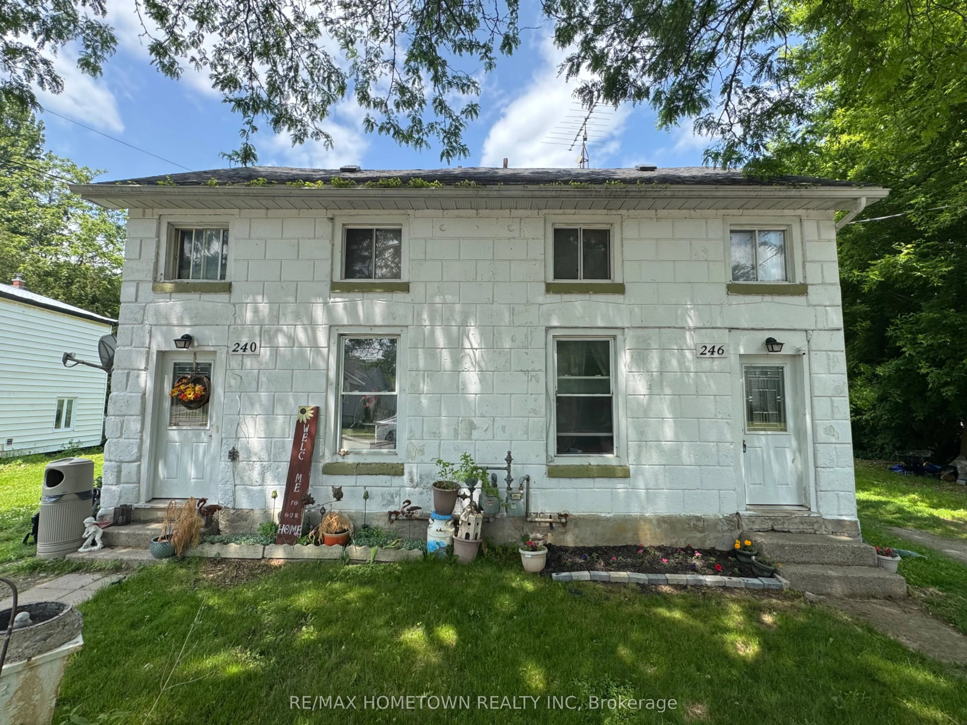 240-246 Wood Street E, Prescott, ON K0E 1T0