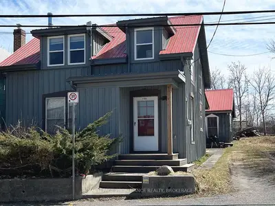 Detached in Frontenac Islands