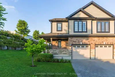 Condo Townhouse in London North