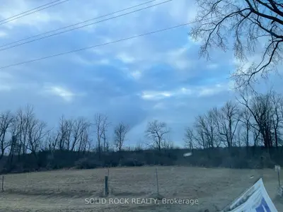 Vacant Land in Leeds and the Thousand Islands