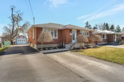 Detached in Belleville