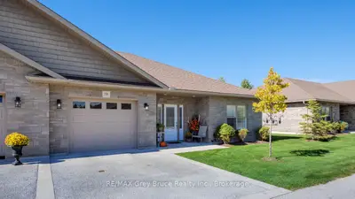 Condo Townhouse in Saugeen Shores