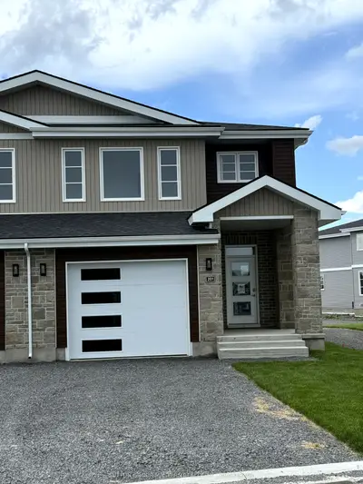 Semi-Detached in Loyalist