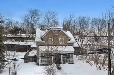 15 Waubeek Street, Parry Sound, On P2a 1b8