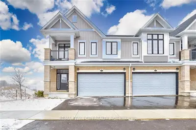 Att/Row/Townhouse in Waterloo