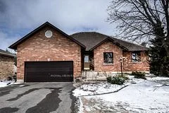 366 William Street N, Kawartha Lakes, On K9v 5v4