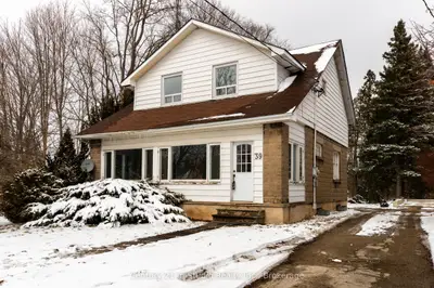 Detached in Grey Highlands