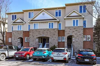 Condo Townhouse in Cyrville - Carson Grove - Pineview
