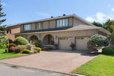 Detached in South of Baseline to Knoxdale